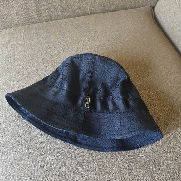 GUCCI GG Monogram Bucket Hat M Black UNISEX - Picture 8 of 9